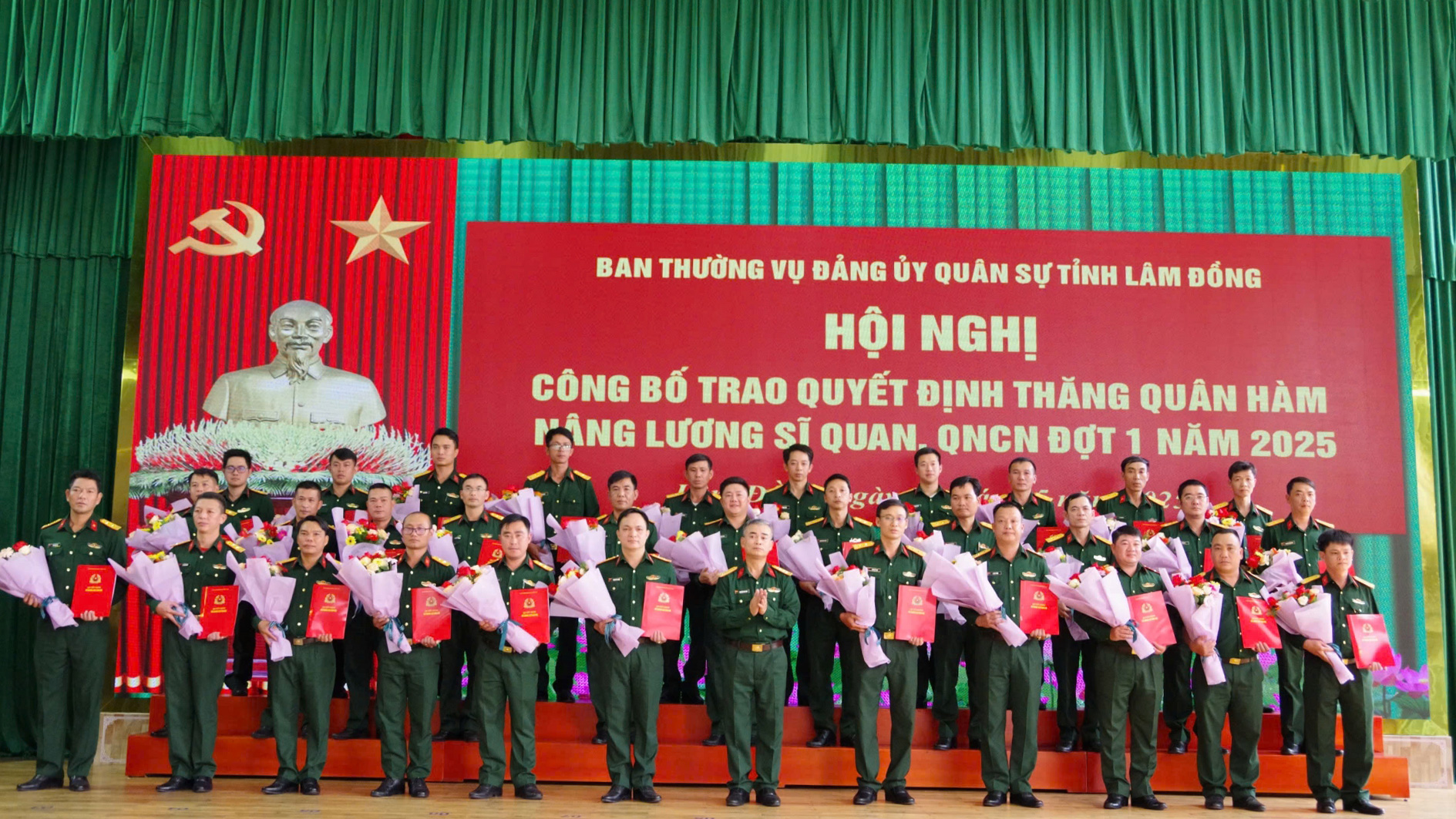 77 sĩ quan, quân nhân chuyên nghiệp được thăng quân hàm, nâng lương đợt 1