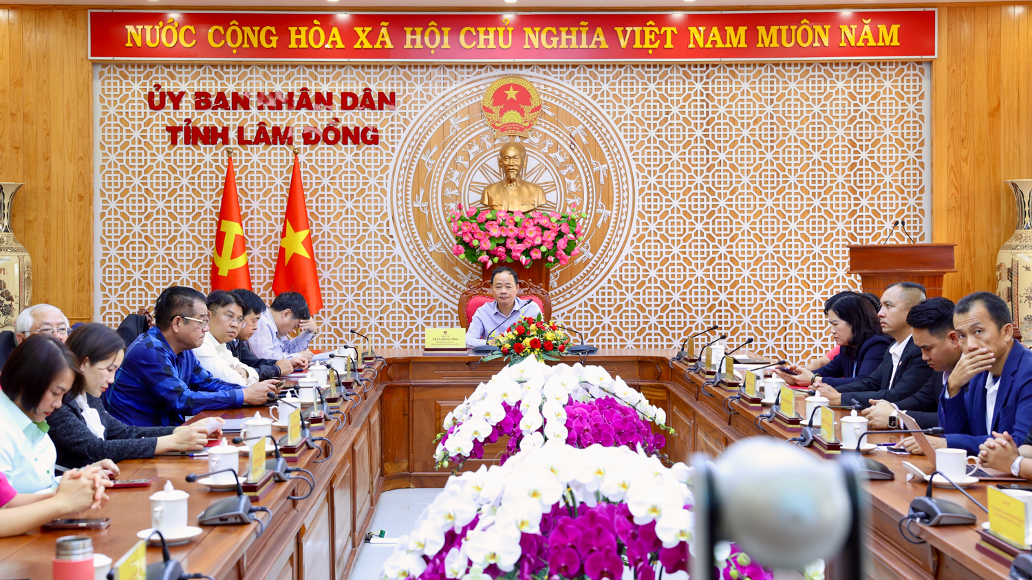 Thủ tướng Chính phủ Phạm Minh Chính chủ trì tọa đàm với doanh nghiệp về phát triển kinh tế tư nhân