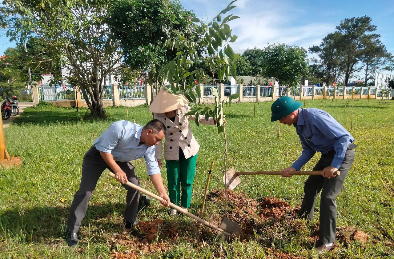 Phát động Tết trồng cây Đời đời nhớ ơn Bác Hồ