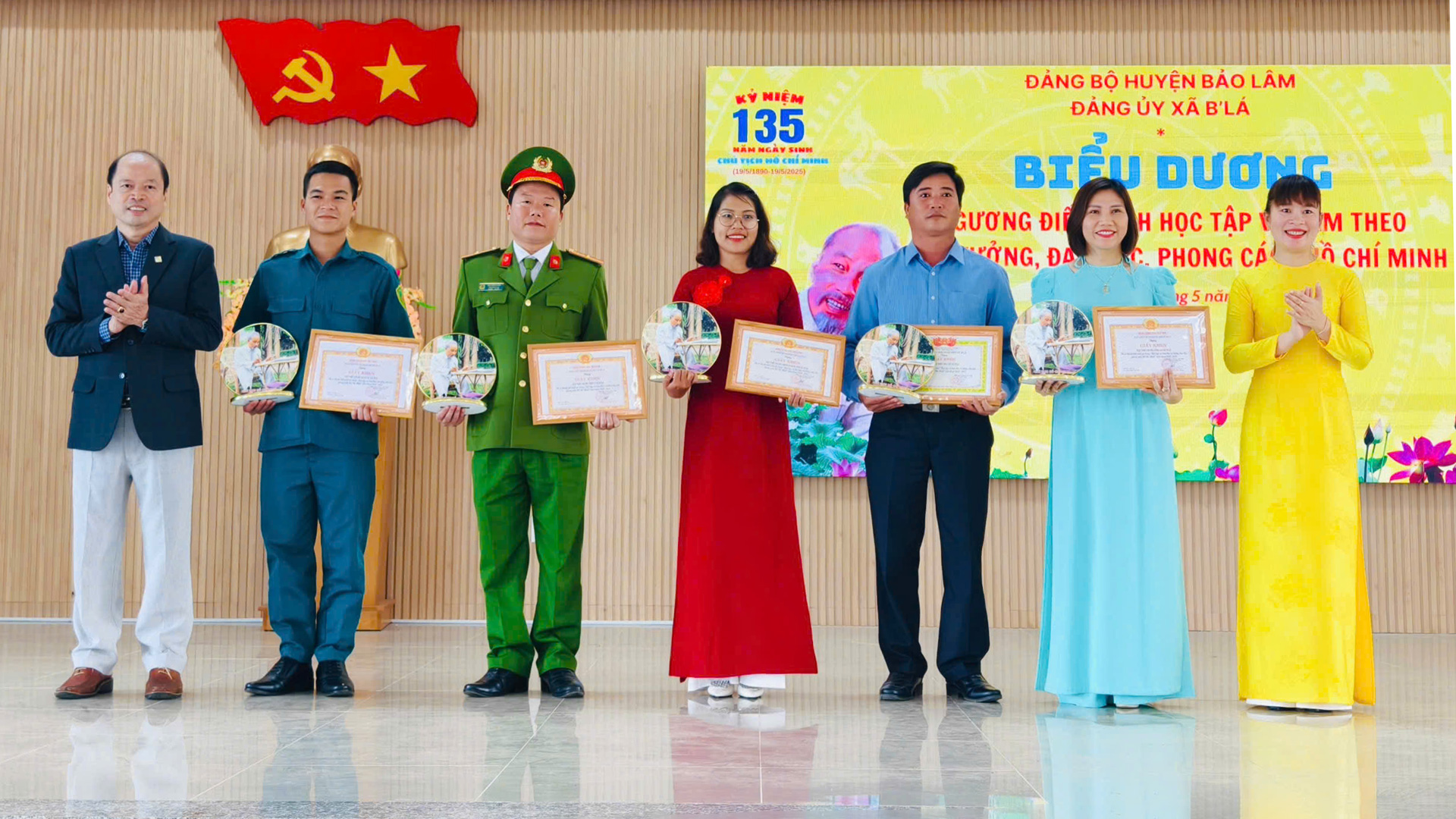 B’Lá qua 10 năm học và làm theo Bác Hồ