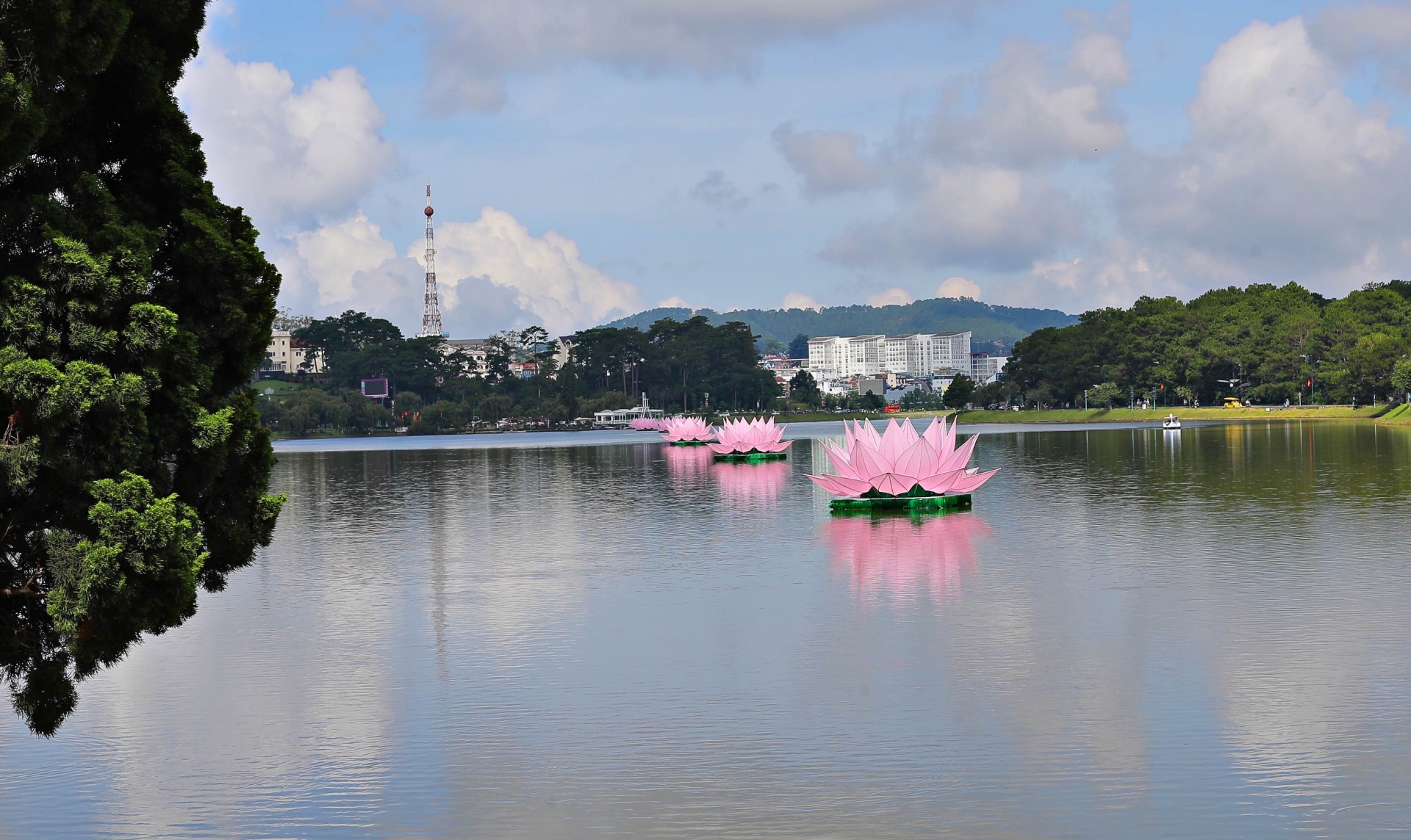 Đà Lạt: Tổ chức nhiều hoạt động kính mừng Đại lễ Vesak Liên Hợp Quốc 2025