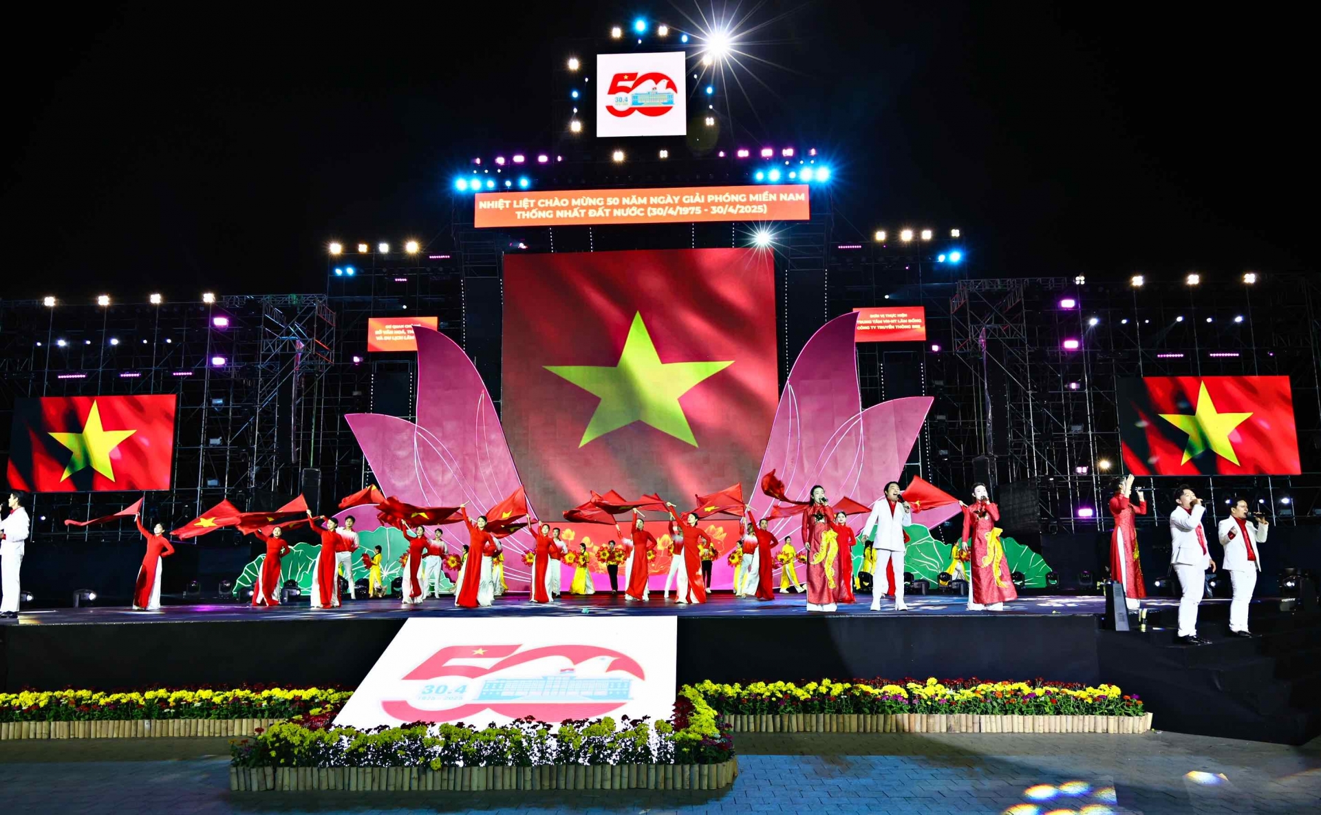 Sâu lắng, tự hào Chương trình nghệ thuật “Non sông thống nhất”
