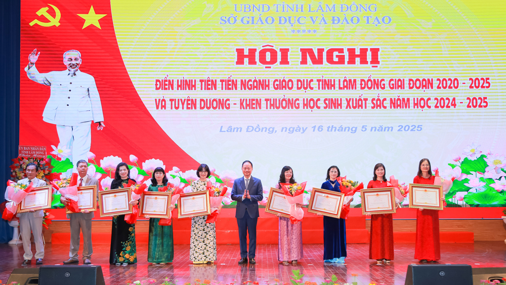 Chủ tịch UBND tỉnh: Ngành giáo dục Lâm Đồng cần viết tiếp những trang sử vàng