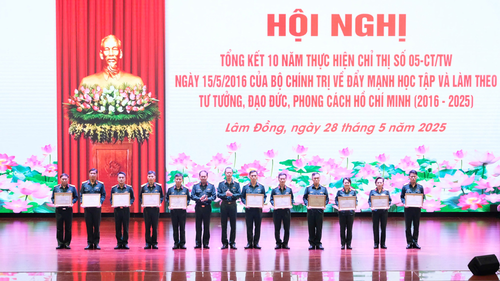 Học viện Lục quân tổng kết 10 năm thực hiện Chỉ thị số 05 của Bộ Chính trị