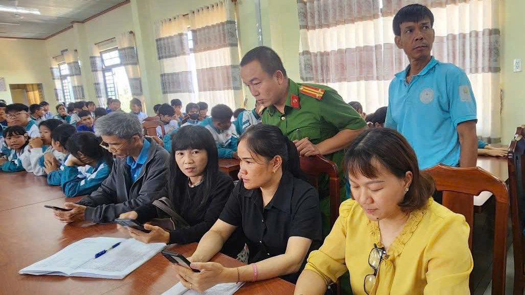 Đức Trọng: Hỗ trợ Nhân dân góp ý sửa đổi, bổ sung Hiến pháp qua ứng dụng VNeID
