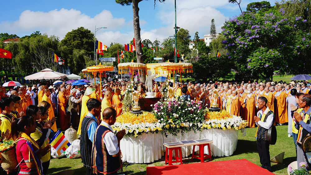 Lâm Đồng trang nghiêm kính mừng Đại lễ Phật Đản Vesak