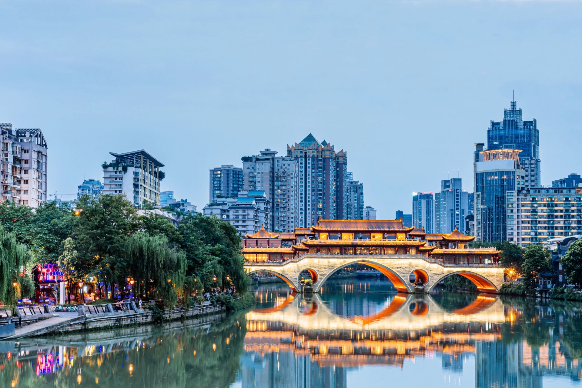Trải nghiệm Thành Đô, Tây An với đường bay mới từ Hà Nội của Vietjet chỉ từ 0 đồng!