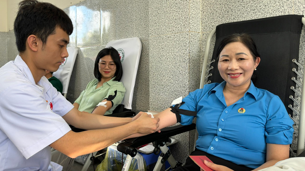 Công nhân, viên chức, người lao động tham gia hiến 305 đơn vị máu