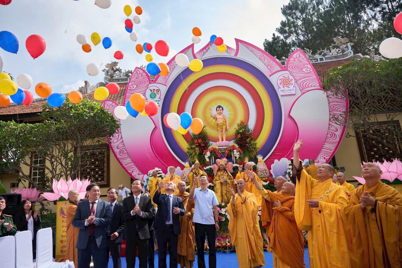 Trang trọng tổ chức Đại lễ Phật đản Vesak 2025 tại Lâm Đồng
