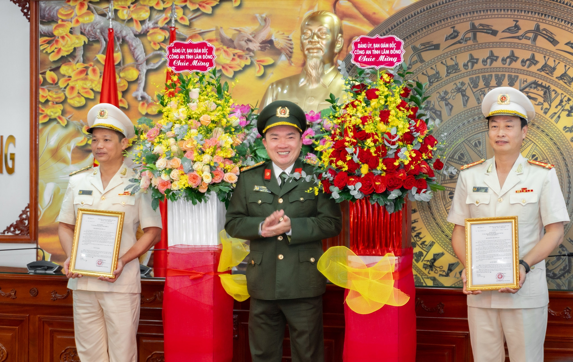 Hơn 900 cán bộ chiến sỹ  Công an Lâm Đồng được thăng cấp bậc hàm và nâng bậc lương năm 2025