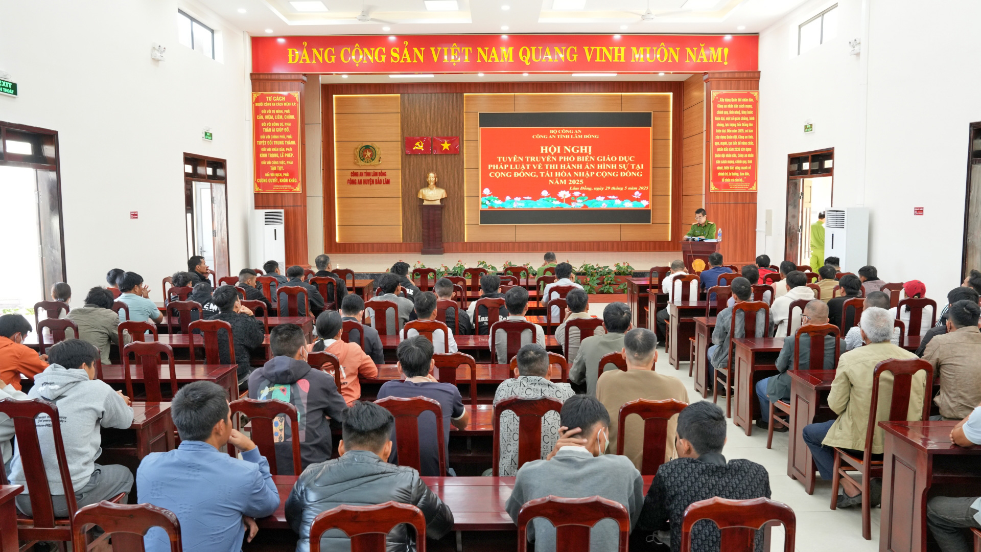 Tuyên truyền, phổ biến, giáo dục pháp luật về thi hành án hình sự và tái hòa nhập cộng đồng