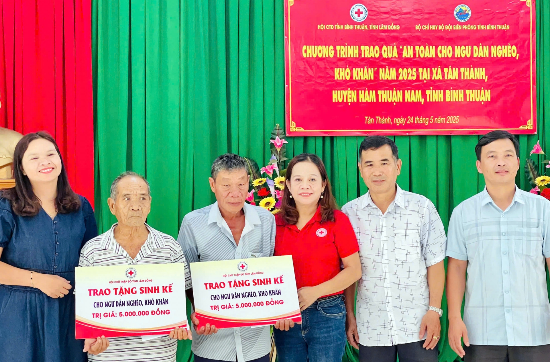 Hội Chữ thập đỏ Lâm Đồng thực hiện Chương trình An toàn cho ngư dân nghèo, khó khăn tại Bình Thuận