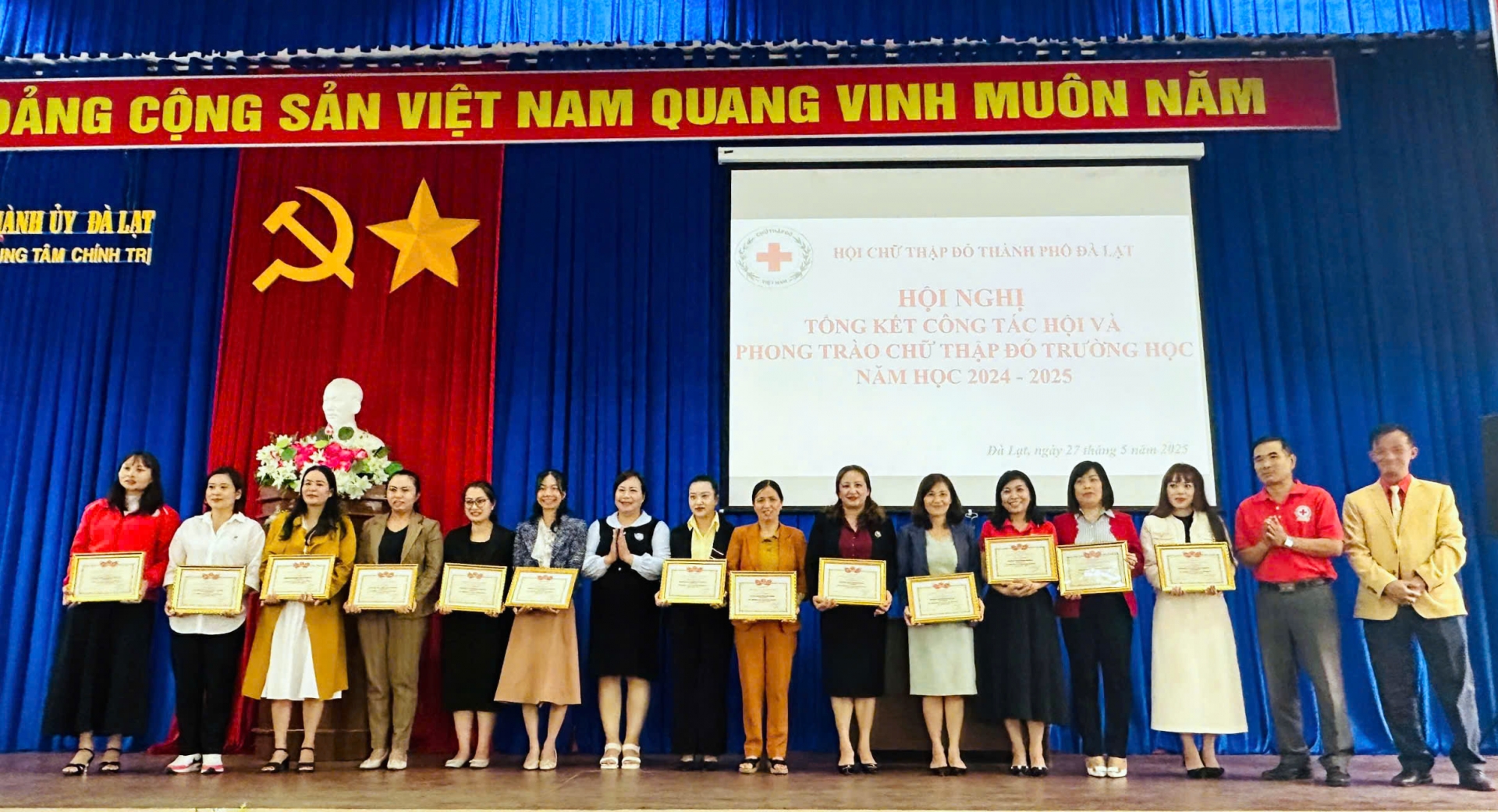 Đà Lạt: Khen thưởng nhiều điển hình trong Hành trình nhân đạo, trao nhận yêu thương