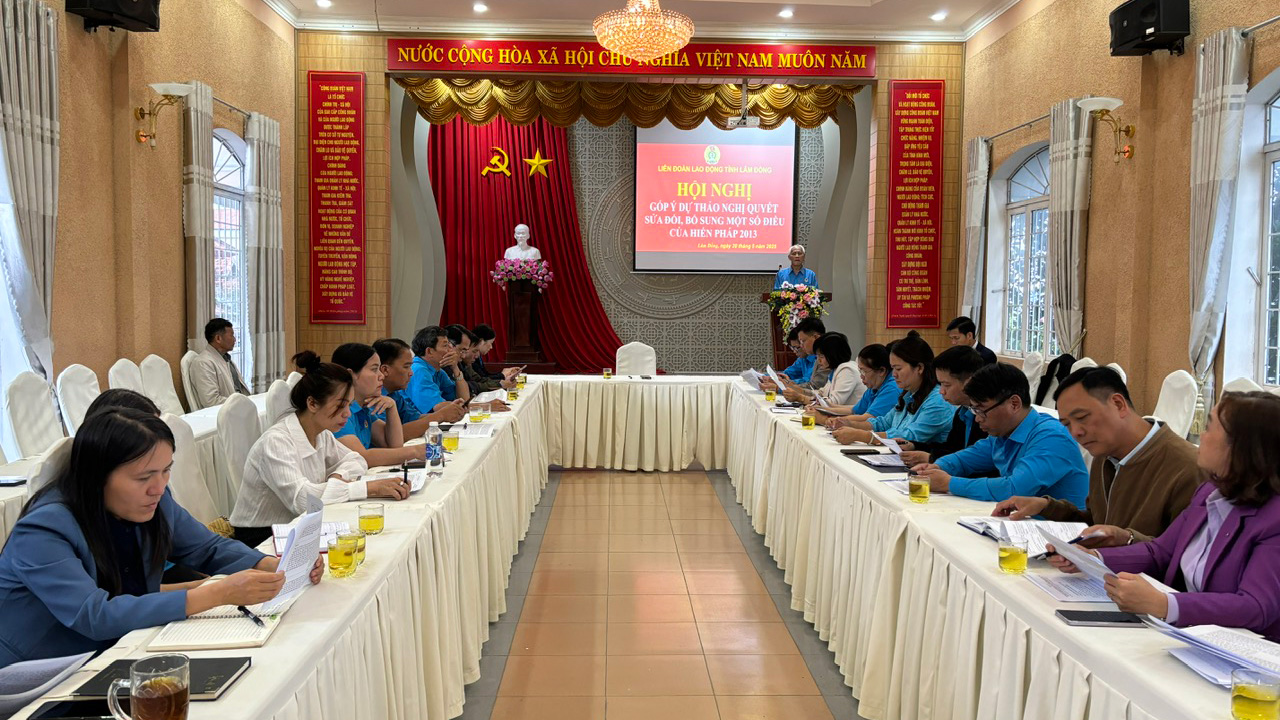 Hội nghị lấy ý kiến góp ý dự thảo nghị quyết sửa đổi, bổ sung một số điều của Hiến pháp năm 2013