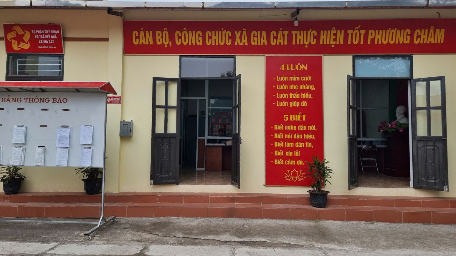 Những đối tượng công chức, viên chức nào được ưu tiên cho nghỉ hưu khi sắp xếp bộ máy?