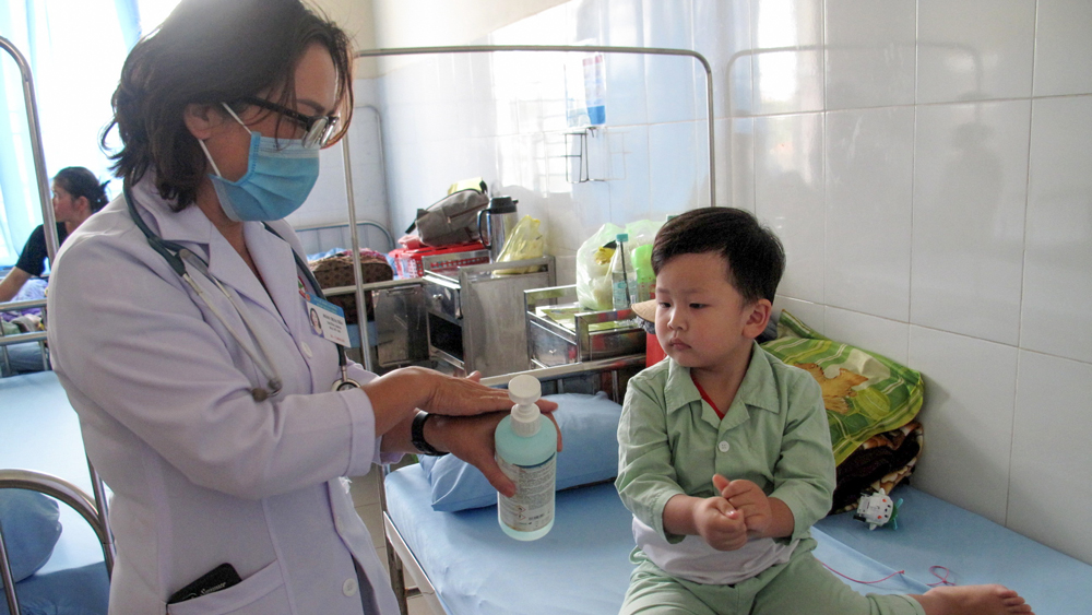 Khuyến cáo của Bộ Y tế về các biện pháp phòng bệnh sốt xuất huyết, tay chân miệng, Covid-19