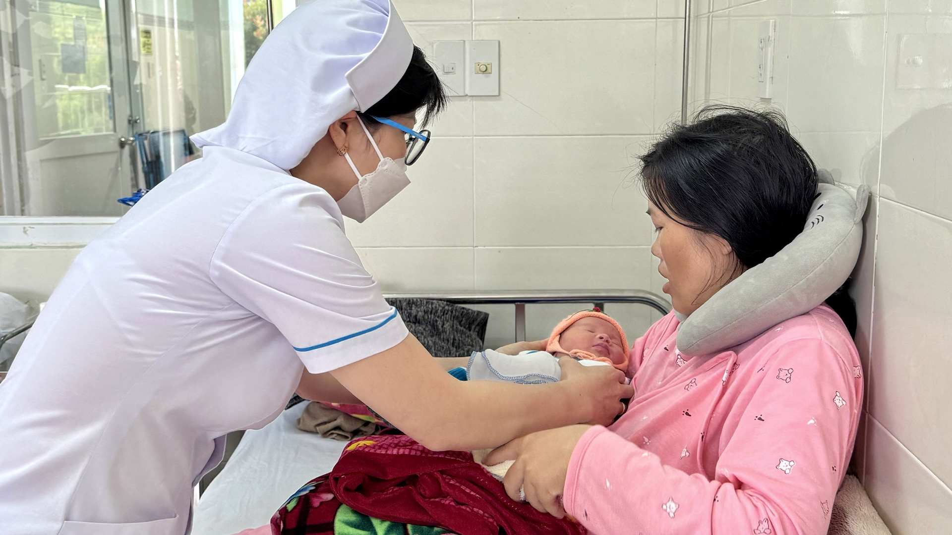 Dự phòng lây truyền HIV, viêm gan B và giang mai từ mẹ sang con