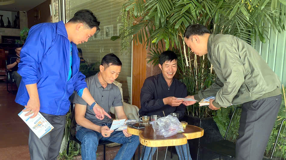 Ra quân tuyên truyền, vận động người dân tham gia bảo hiểm xã hội tự nguyện, bảo hiểm y tế hộ gia đình