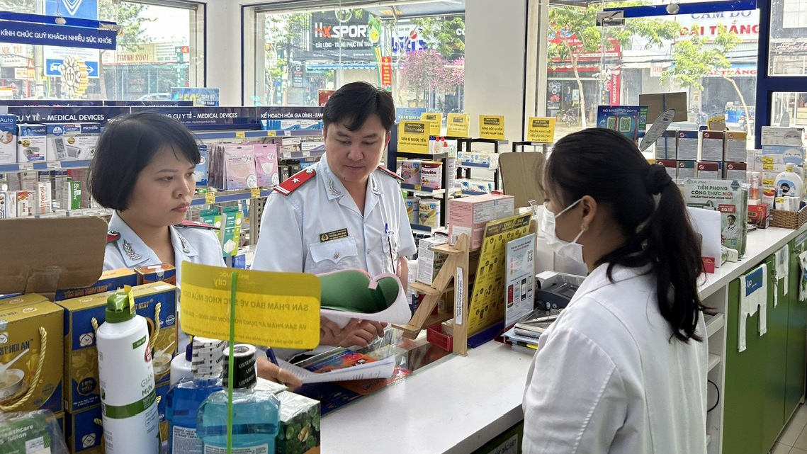Tiếp tục đấu tranh phòng chống thuốc giả, sữa giả, thực phẩm bảo vệ sức khỏe giả