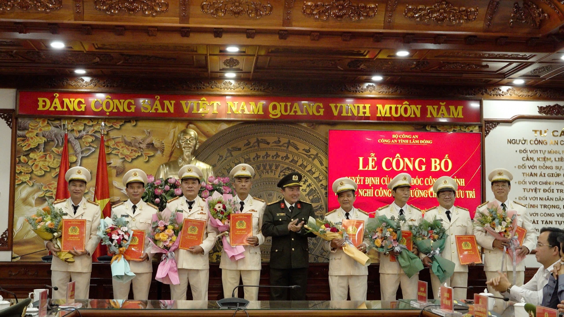 68 lãnh đạo, chỉ huy Công an Lâm Đồng nghỉ công tác hưởng chế độ hưu trí