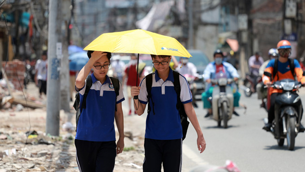 Thời tiết ngày 20/5: Nắng nóng kéo dài từ Thanh Hóa đến Phú Yên, Nam Bộ mưa dông rải rác