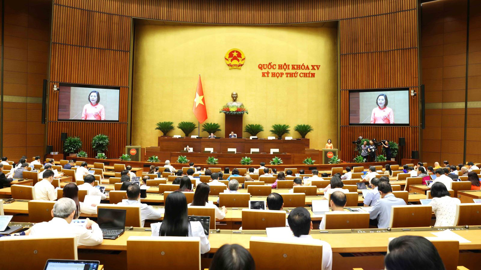 Ngày 13/5, Quốc hội thảo luận tại Hội trường về các nghị quyết, trong đó có cơ chế chính sách đặc thù phát triển TP Hải Phòng