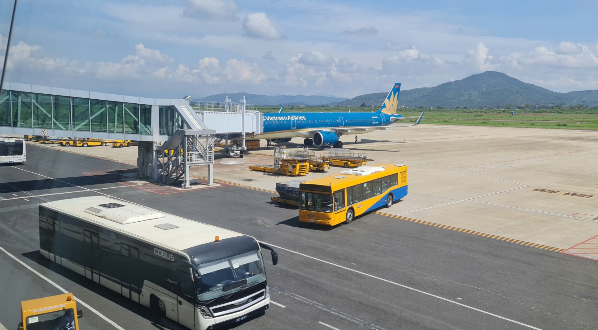 Đề xuất khai thác tuyến xe điện kết nối Đà Lạt, Bảo Lộc với sân bay Liên Khương