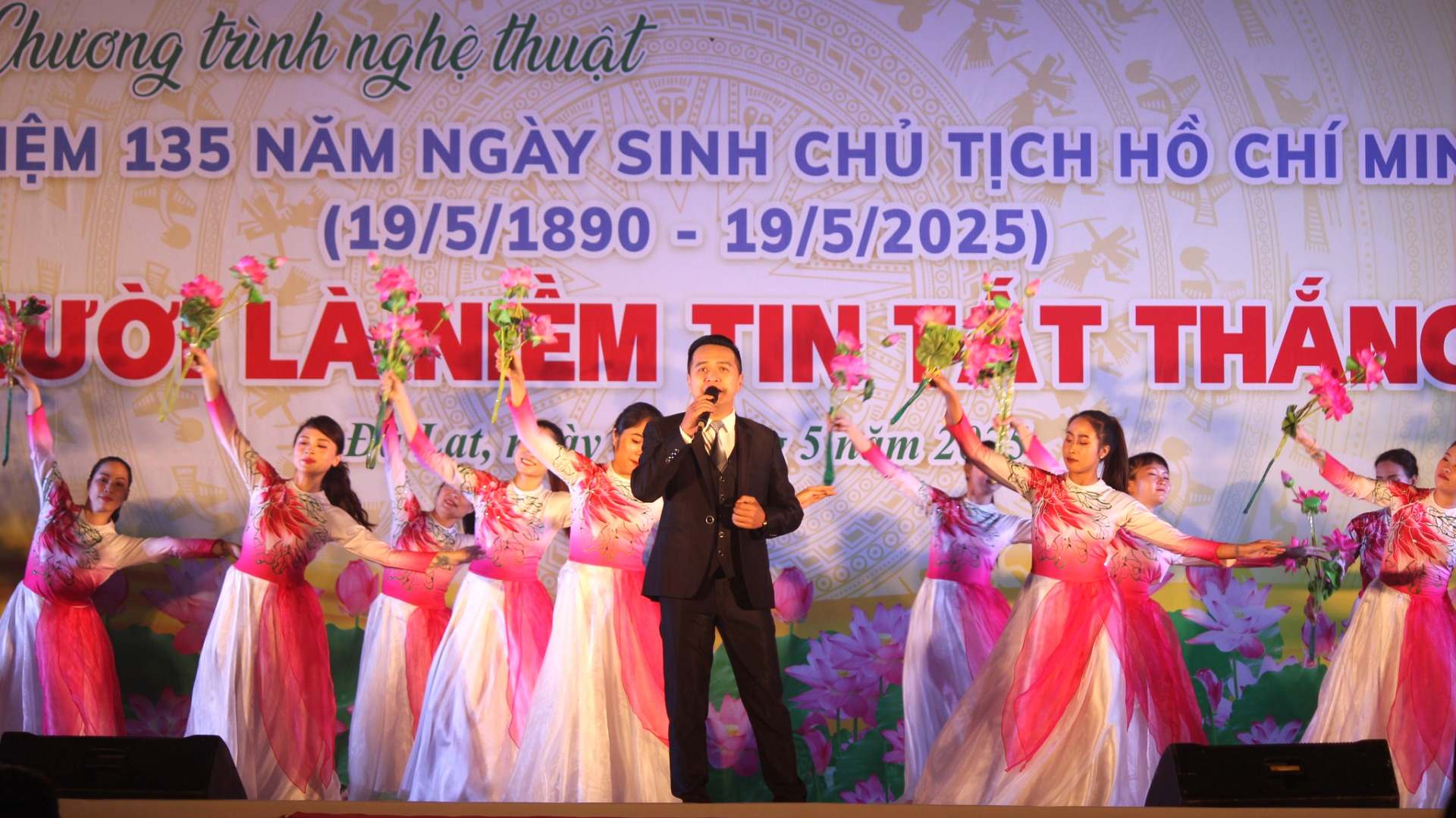 Chương trình nghệ thuật Người là niềm tin tất thắng