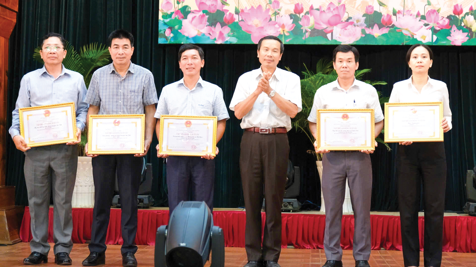 Xứng danh Chi bộ hoàn thành xuất sắc nhiệm vụ tiêu biểu