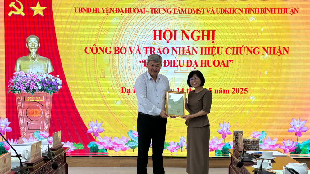 Hạt điều Đạ Huoai được cấp chứng nhận nhãn hiệu