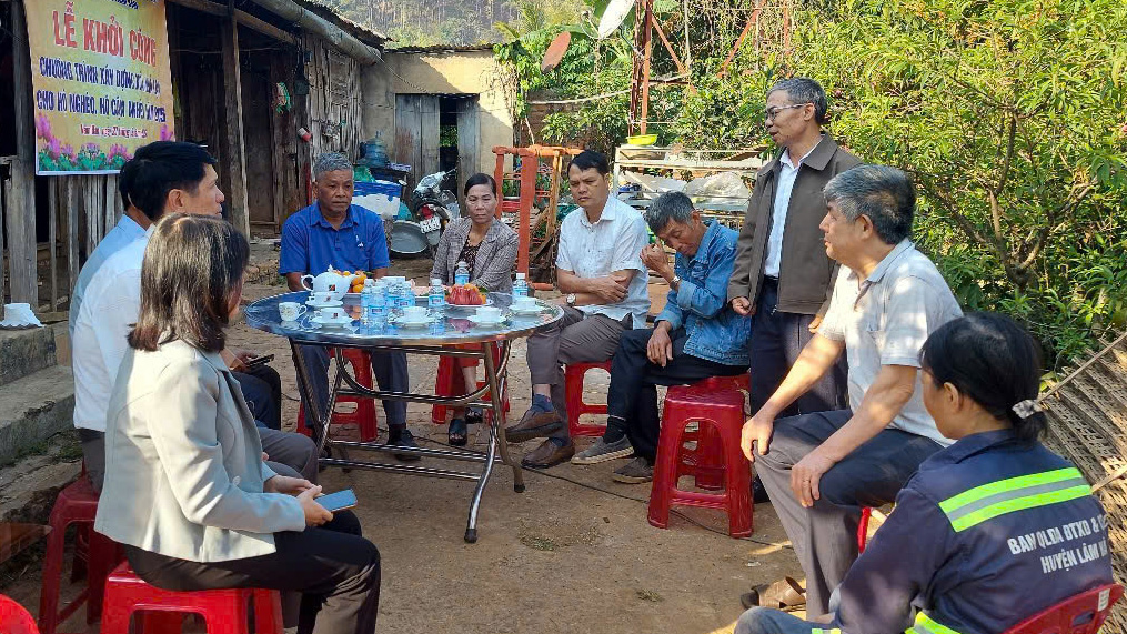 Mỗi mái nhà, một tình thương