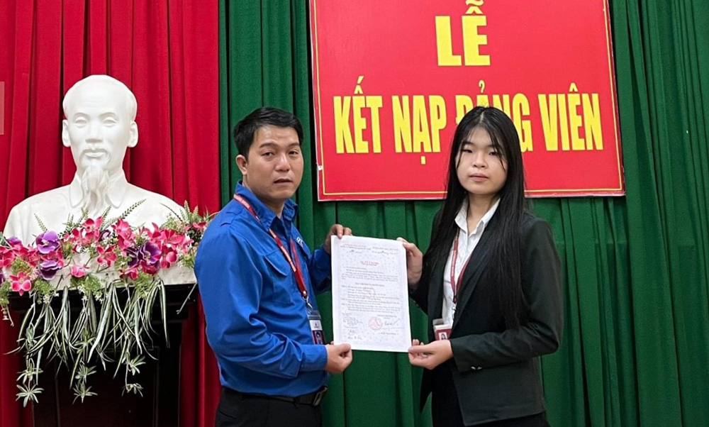 Giải pháp phát triển Đảng trong sinh viên