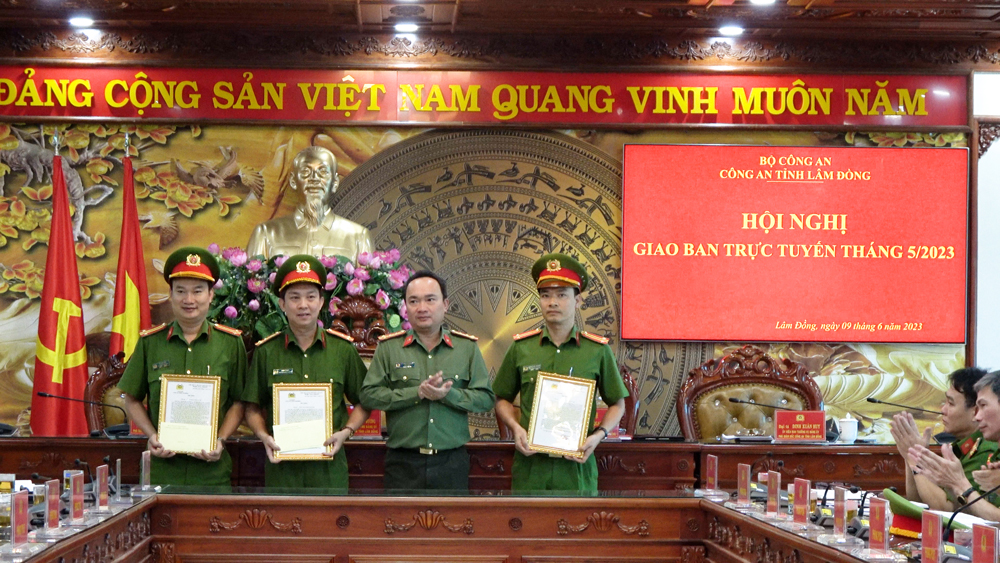 Công an tỉnh khen thưởng 3 đơn vị có thành tích xuất sắc