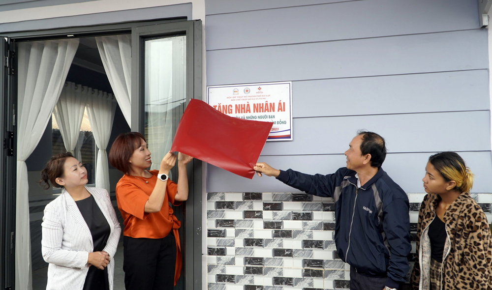 Đà Lạt: Bàn giao thêm 1 căn nhà nhân ái