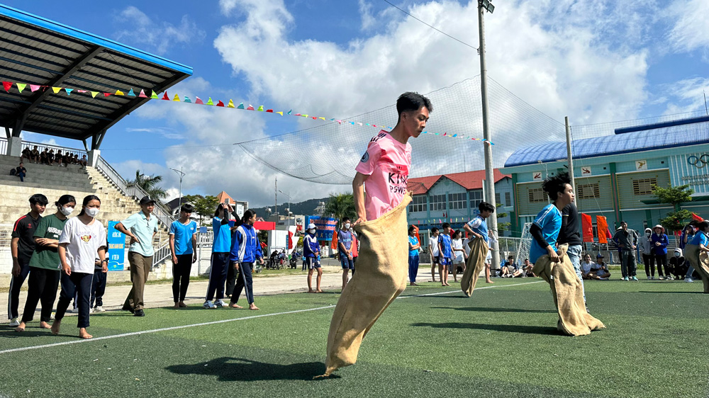 Lễ khai mạc hè, ngày Olympic trẻ em và phát động toàn dân tập luyện môn bơi, phòng, chống đuối nước trẻ em năm 2023