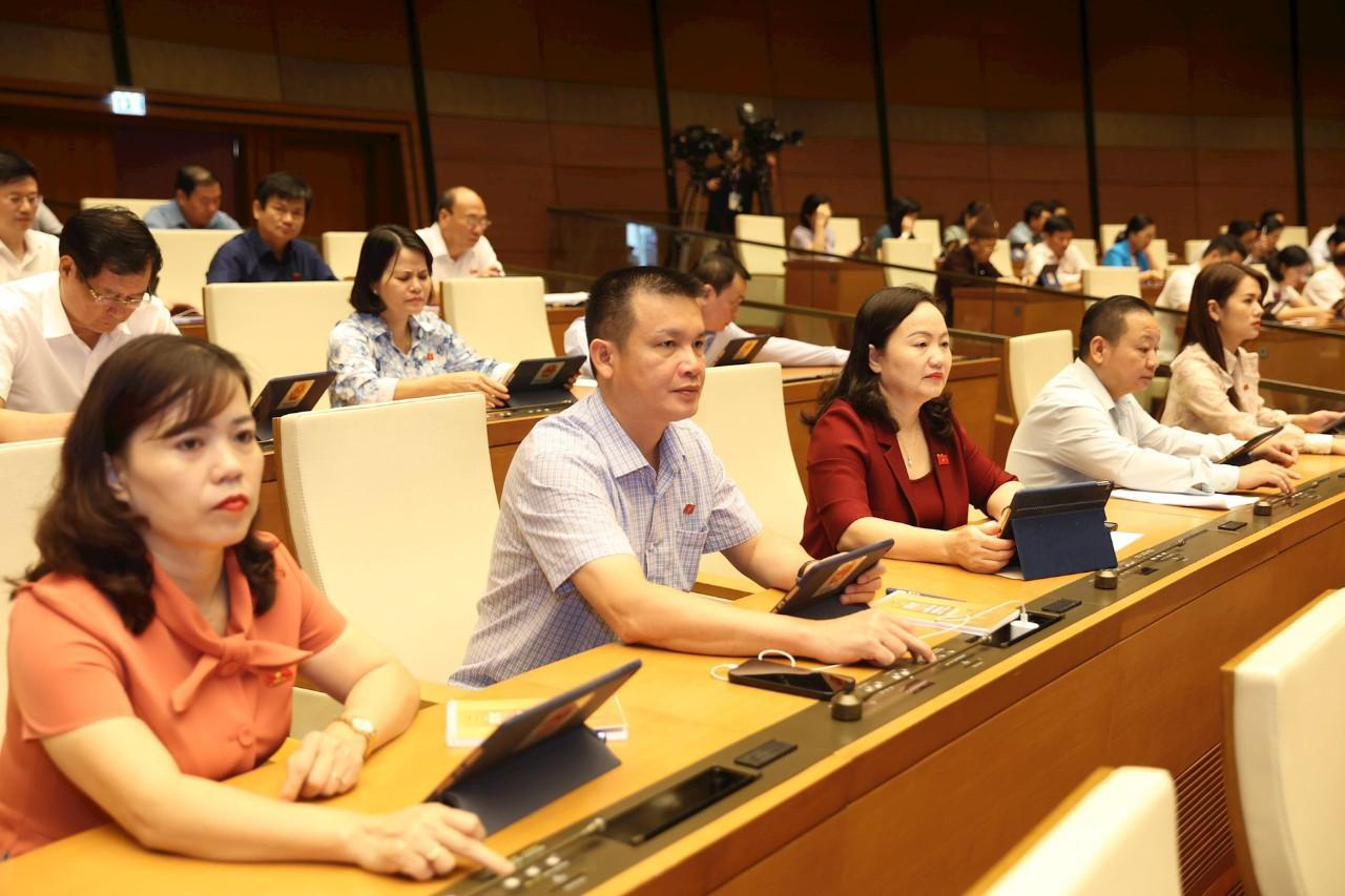 Quốc hội thông qua Luật Giao dịch điện tử (sửa đổi)
