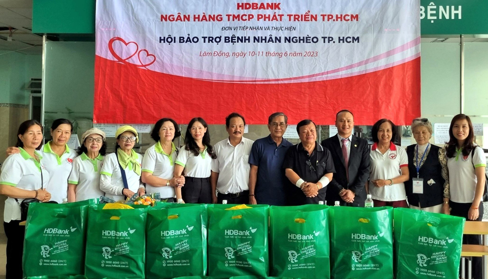 Gần 500 bệnh nhân được thay thủy tinh thể nhân tạo miễn phí
