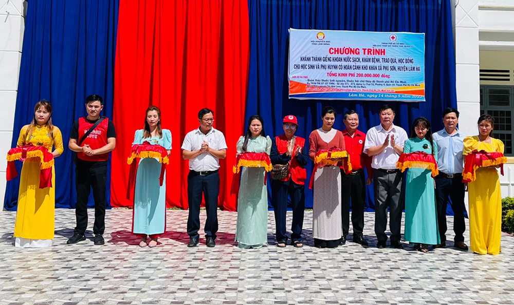 Tiếp tục đẩy mạnh công tác khuyến học, khuyến tài, xây dựng xã hội học tập