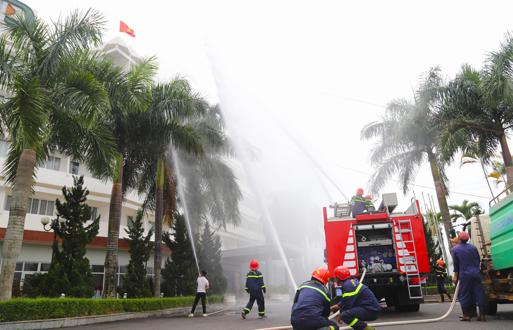 Diễn tập phương án phòng cháy chữa cháy và cứu nạn cứu hộ