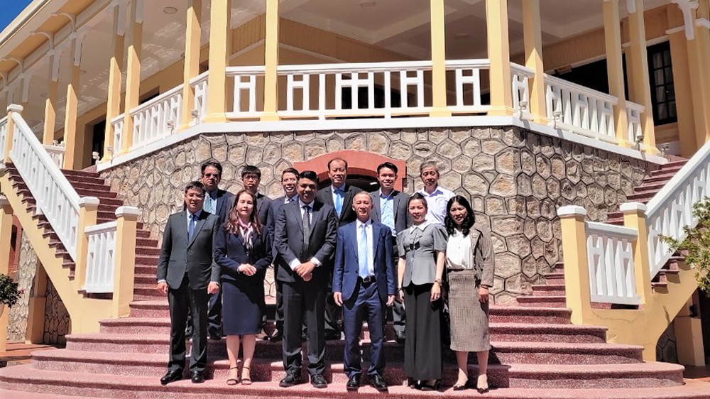 Chủ tịch UBND tỉnh Lâm Đồng Trần Văn Hiệp tiếp xã giao Tổng Lãnh sự Ấn Độ Madan Mohan Sethi