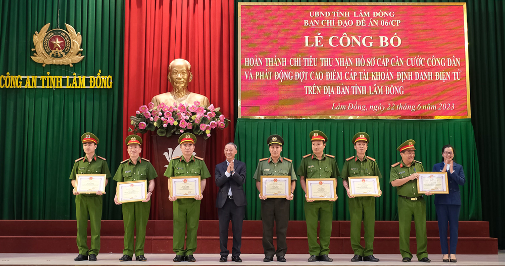 Lâm Đồng về đích chỉ tiêu cấp căn cước công dân