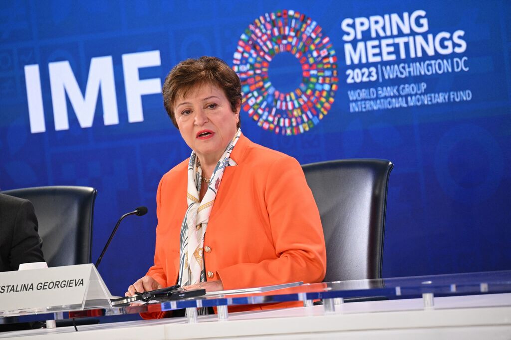 IMF cảnh báo lạm phát, lãi suất sẽ ở mức cao trong bối cảnh triển vọng tăng trưởng toàn cầu kém hơn
