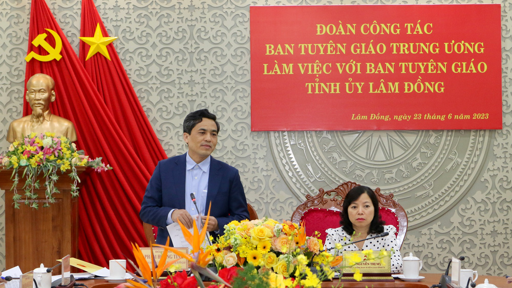 Đoàn khảo sát Ban Tuyên giáo Trung ương làm việc với Ban Tuyên giáo Tỉnh ủy Lâm Đồng
