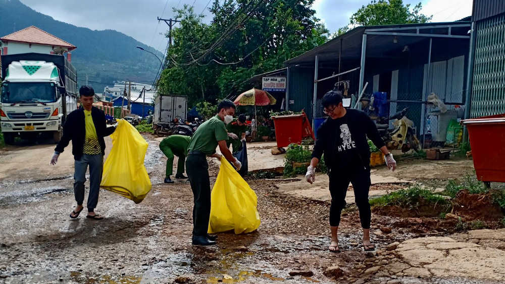 Lạc Dương: Ra quân hưởng ứng Ngày Môi trường thế giới năm 2023