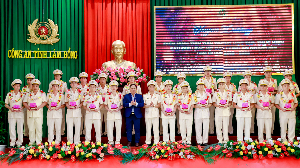 Công an Lâm Đồng học tập, làm theo Bác