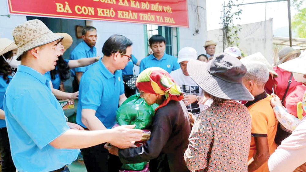 Xây dựng tổ chức Công đoàn vững mạnh từ cơ sở