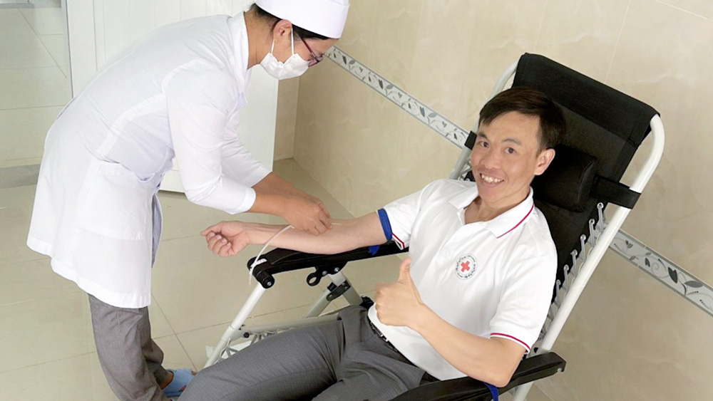Giọt máu cho đi, yêu thương ở lại