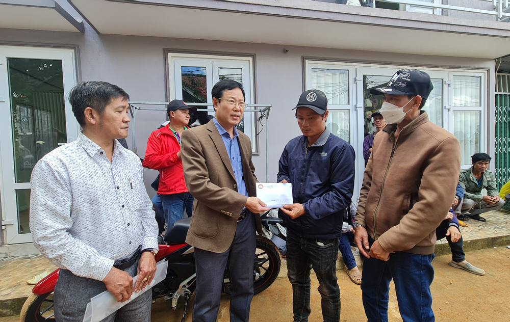 UBND tỉnh chỉ đạo khẩn trương kiểm tra, rà soát toàn bộ các công trình xây dựng có độ dốc cao