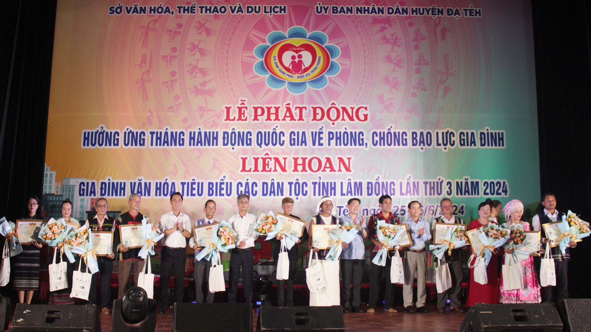 Phát động hưởng ứng Tháng hành động quốc gia về phòng, chống bạo lực gia đình