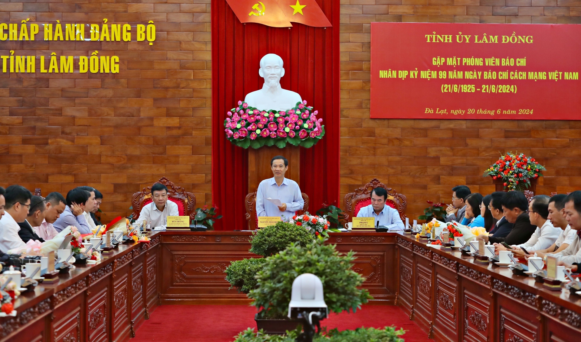 Báo chí phải thực sự trở thành cầu nối giữa Đảng bộ, chính quyền và Nhân dân tỉnh Lâm Đồng